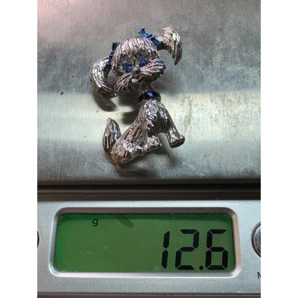 Vintage Silver Tone Dog Brooch Blue Glass Eyes & Enamel Bows Estate 12.6g Pin - Picture 8 of 8